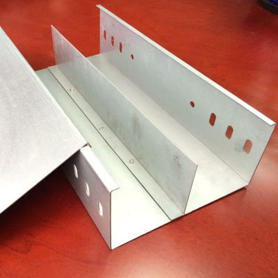Odporność na korozję Aluminiowa korytko kablowe Perforowane metalowe kanały kablowe